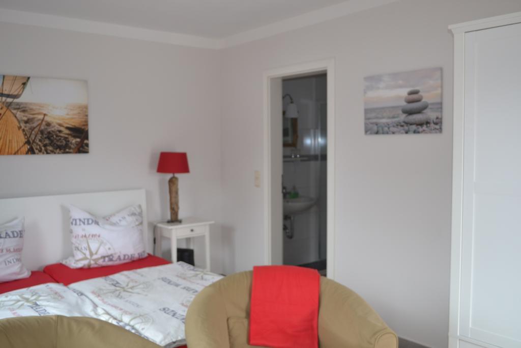 Hotel & Ferienunterkuenfte Hus Seeblick フェーマルン エクステリア 写真