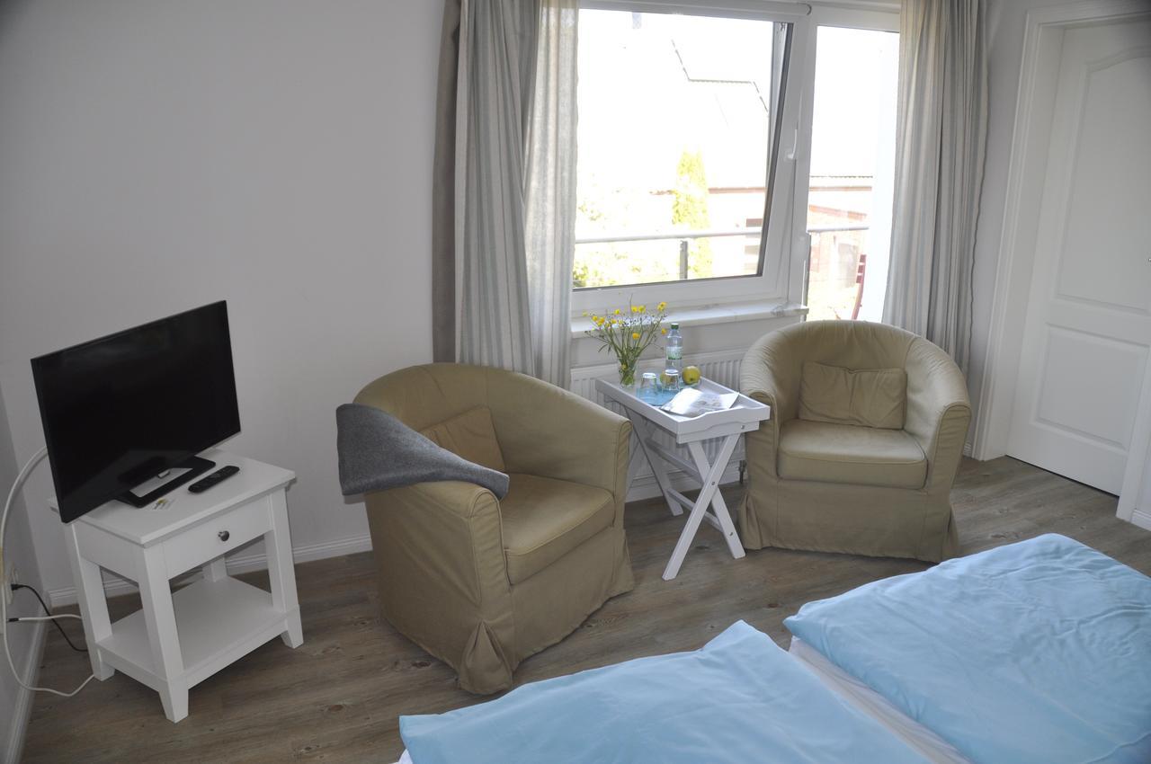 Hotel & Ferienunterkuenfte Hus Seeblick フェーマルン エクステリア 写真