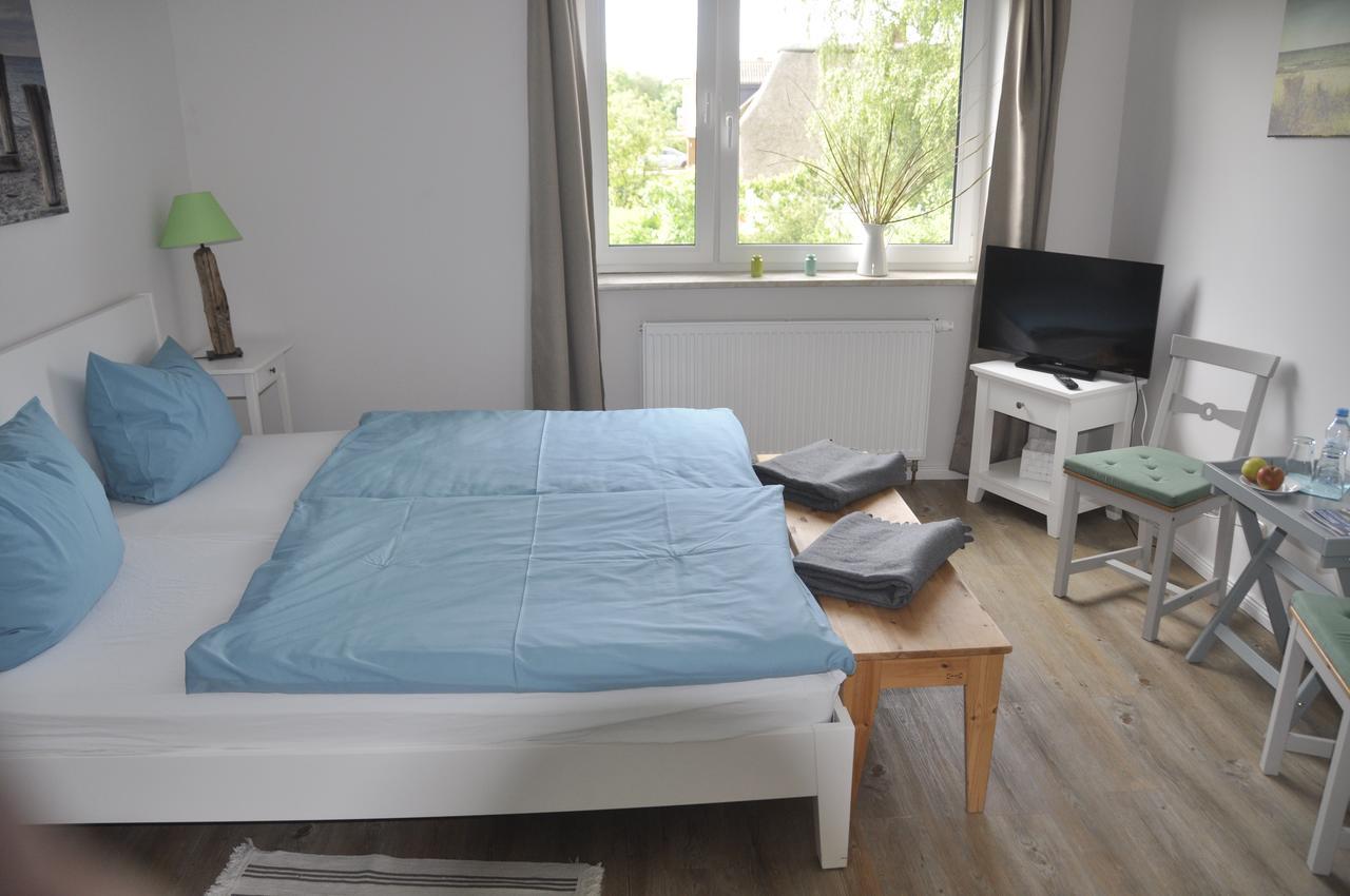 Hotel & Ferienunterkuenfte Hus Seeblick フェーマルン エクステリア 写真