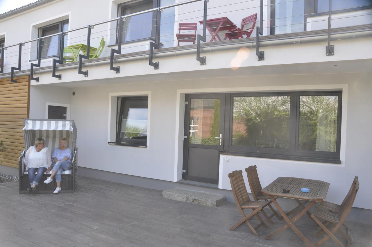 Hotel & Ferienunterkuenfte Hus Seeblick フェーマルン エクステリア 写真